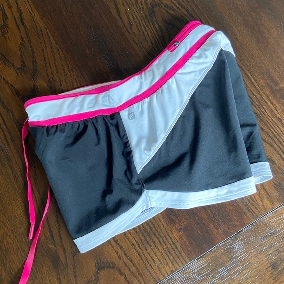 Fabletics Shorts - Picture 2 of 4